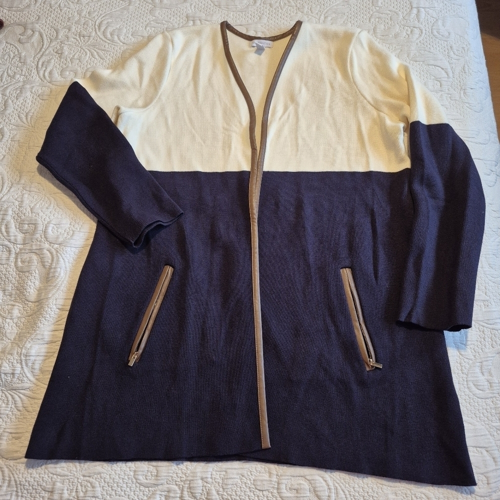 Charter Club Milano women's size large vanilla, navy knit sweater brown trim EUC